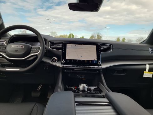 New 2026 Jeep Grand Wagoneer 4WD image 18