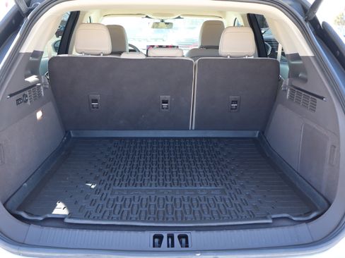 Used 2023 Lincoln Nautilus AWD w/ Premium Package image 28