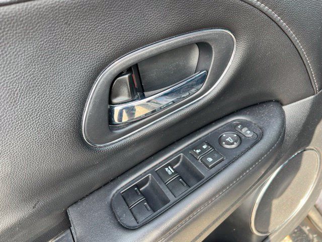 Used 2017 Honda HR-V EX-L image 11