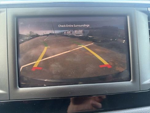 Used 2023 Chrysler Voyager LX FWD image 15