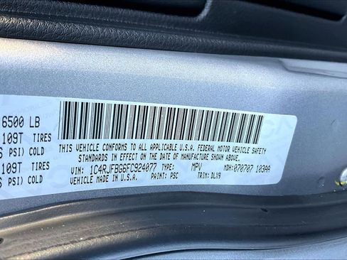 Used 2015 Jeep Grand Cherokee Limited w/ Luxury Group II image 33