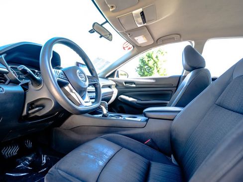 Used 2020 Nissan Altima 2.5 S FWD image 5