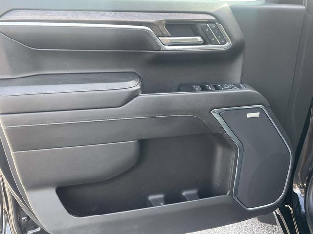 Used 2024 Chevrolet Silverado 1500 LTZ AWD/4WD image 16