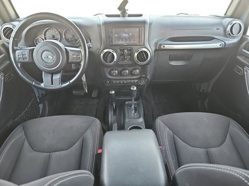 Used 2015 Jeep Wrangler Unlimited Sahara w/ Connectivity Group image 8