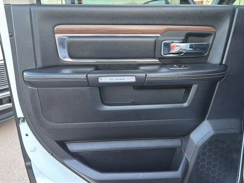 Used 2015 RAM 2500 Laramie AWD/4WD image 11