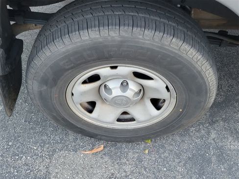 Used 2015 Toyota Tacoma PreRunner image 9