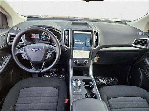 New 2024 Ford Edge SE w/ Black Appearance Package image 11