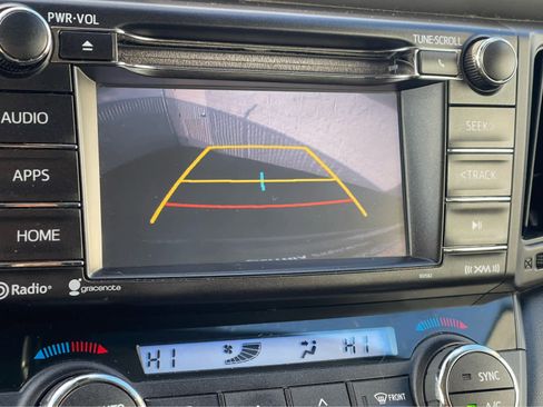 Used 2018 Toyota RAV4 XLE image 18