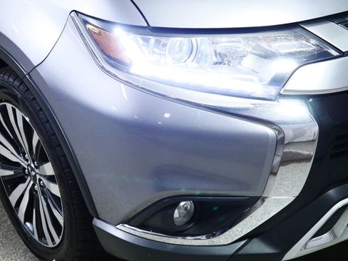 Used 2019 Mitsubishi Outlander SEL AWD/4WD image 16