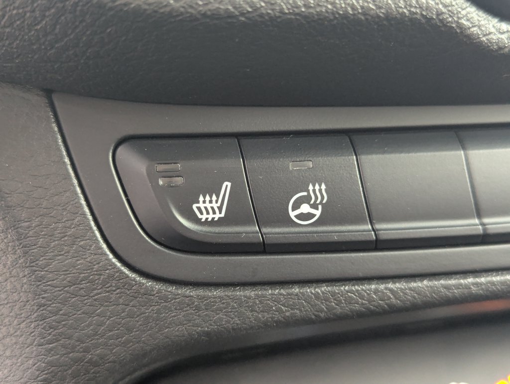 Used 2016 Jeep Renegade Latitude AWD/4WD image 16