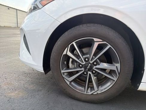 Used 2024 Kia Forte LXS FWD image 13