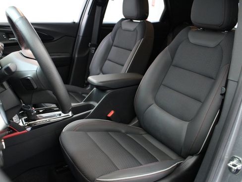 Used 2023 Chevrolet TrailBlazer RS w/ Convenience Package image 36