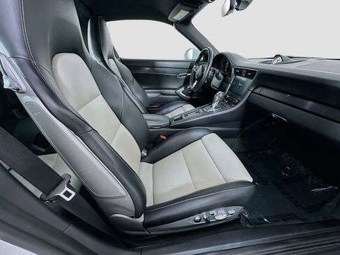 Certified 2019 Porsche 911 Targa 4 GTS AWD/4WD image 28