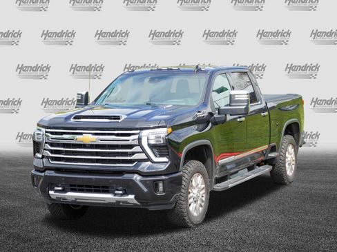 Used 2024 Chevrolet Silverado 2500 High Country w/ Technology Package AWD/4WD image 5