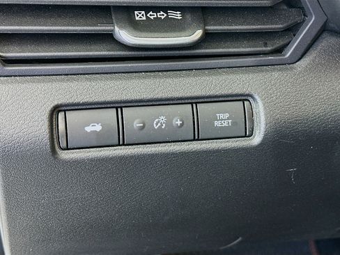 Used 2023 Nissan Altima 2.5 SR FWD image 16
