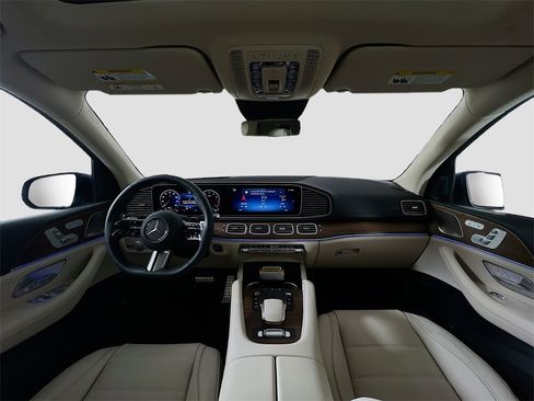 New 2026 Mercedes-Benz GLS 450 4MATIC image 9