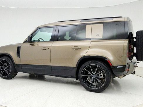 Used 2024 Land Rover Defender 110 X-Dynamic SE AWD/4WD image 7