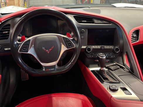 Used 2018 Chevrolet Corvette Z06 RWD image 16