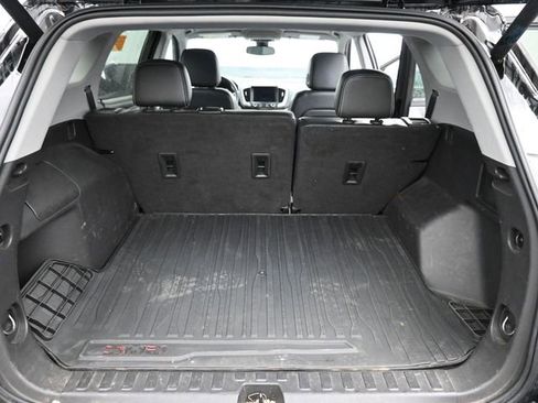 Used 2022 GMC Terrain SLT w/ Infotainment Package II image 6