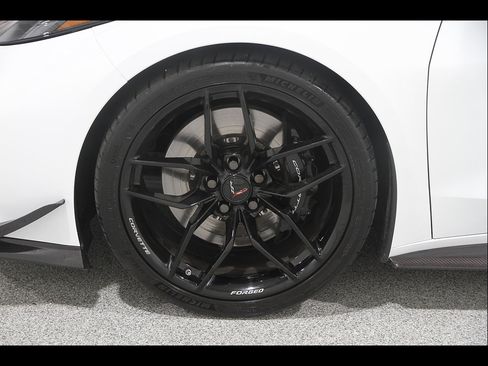 Used 2025 Chevrolet Corvette Z06 w/ Stealth Interior Trim Package RWD image 30