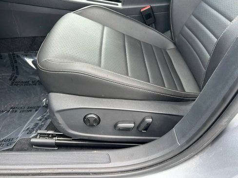 Used 2023 Volkswagen Jetta SE w/ Black Wheel Package FWD image 16