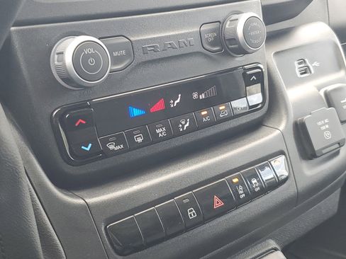 Used 2025 RAM ProMaster 3500 w/ Quick Order Package 22G SLT image 16