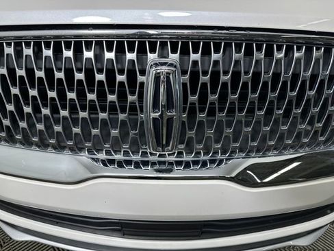 Used 2019 Lincoln MKC Select w/ MKC Climate Package image 9