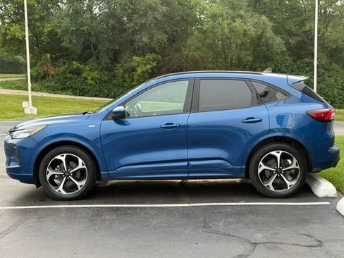Certified 2023 Ford Escape ST-Line Select w/ Tech Pack #2 AWD/4WD image 4