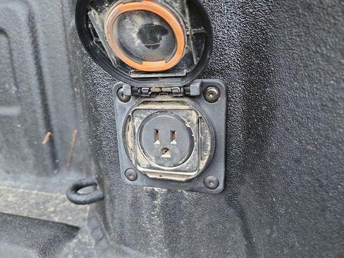 Used 2020 Chevrolet Silverado 1500 LTZ w/ LTZ Premium Package image 40