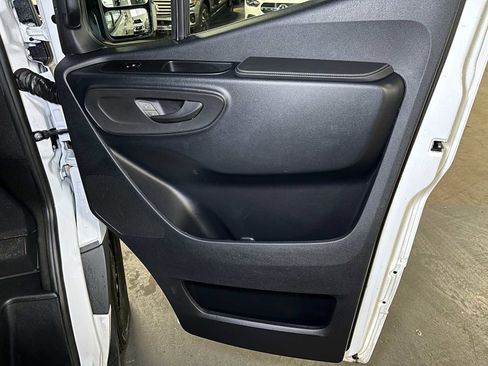 Used 2025 Mercedes-Benz Sprinter 2500 image 10