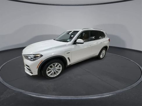 Used 2022 BMW X5 xDrive45e w/ Climate Comfort Package image 4