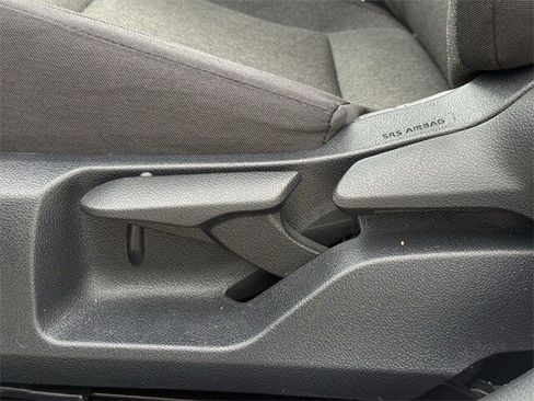 Used 2025 Toyota Camry LE image 28