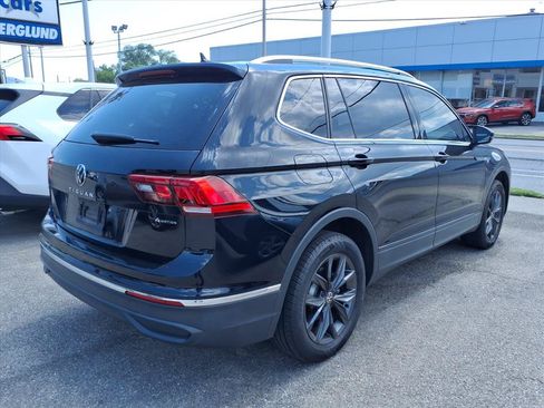 Used 2022 Volkswagen Tiguan SE AWD/4WD image 3