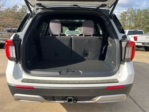 New 2026 Ford Explorer Platinum image 19