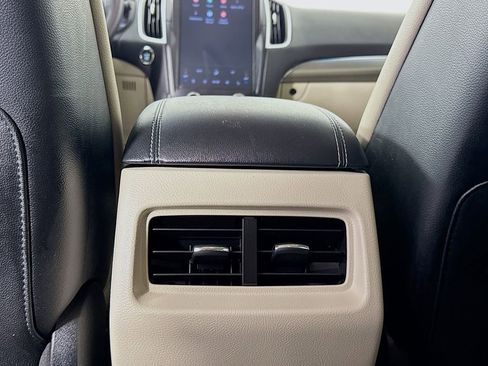 Used 2022 Ford Edge Titanium AWD/4WD image 30