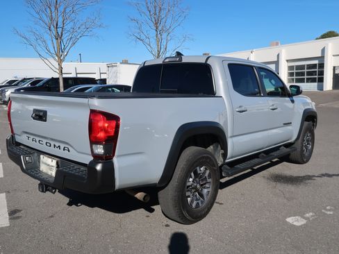 Used 2019 Toyota Tacoma TRD Off-Road image 10