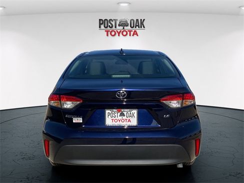 Used 2025 Toyota Corolla LE image 6