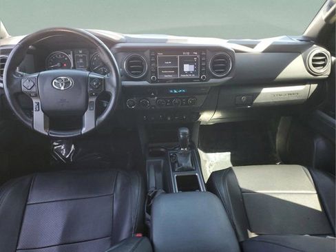 Used 2023 Toyota Tacoma TRD Sport w/ Technology Package image 7