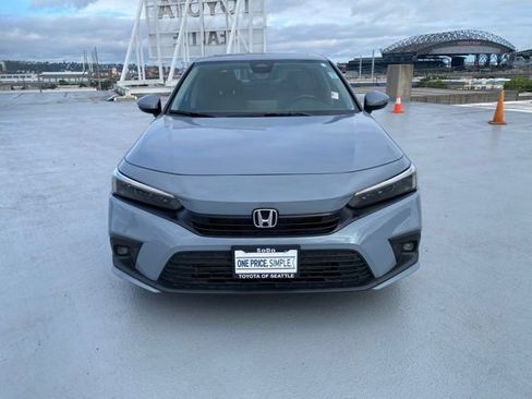 Used 2023 Honda Civic Touring image 3