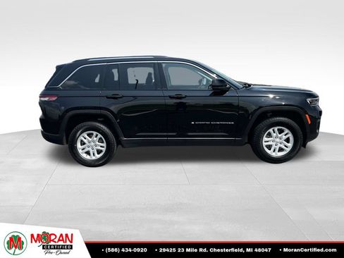 Used 2023 Jeep Grand Cherokee Laredo w/ Luxury Tech Group I AWD/4WD image 32