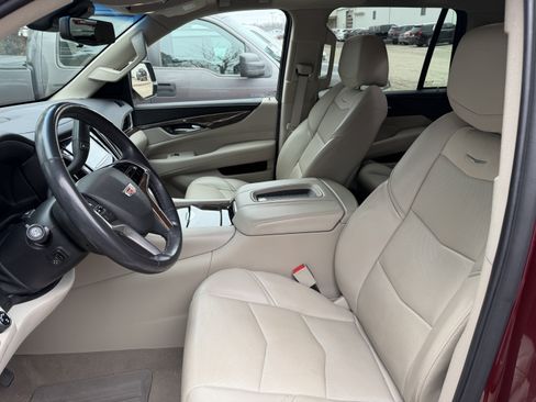 Used 2019 Cadillac Escalade Premium Luxury image 12
