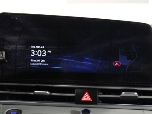 Certified 2025 Hyundai Elantra Limited w/ Cargo Package image 9