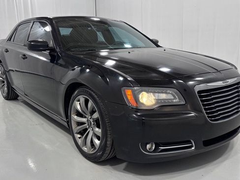 Used 2014 Chrysler 300 S image 3