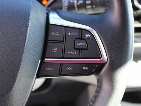 Certified 2021 Toyota Highlander XLE AWD/4WD image 13