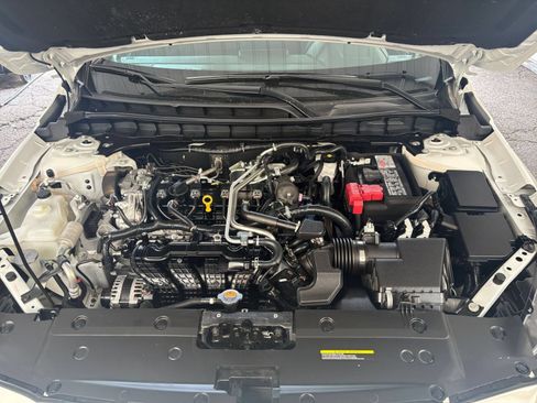 Used 2025 Nissan Altima 2.5 SV FWD image 30