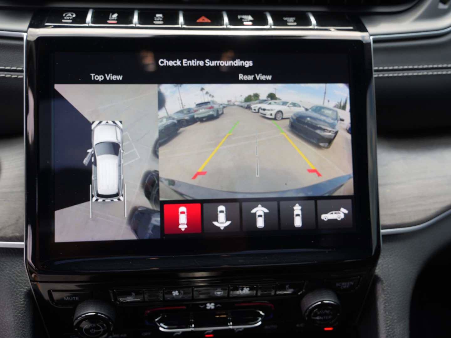 Used 2024 Jeep Grand Cherokee L Limited w/ Luxury Tech Group II RWD image 30