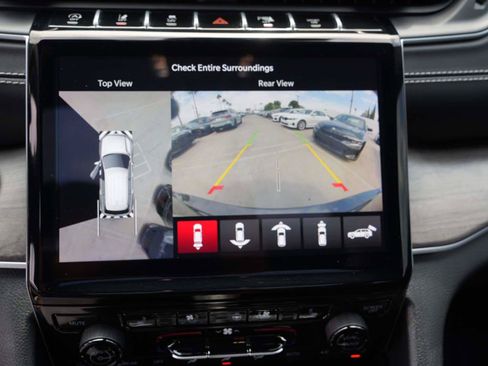Used 2024 Jeep Grand Cherokee L Limited w/ Luxury Tech Group II RWD image 30