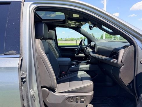 Certified 2026 Chevrolet Suburban Premier AWD/4WD image 11