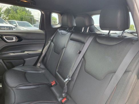 Used 2025 Jeep Compass Trailhawk AWD/4WD image 25