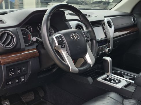 Used 2017 Toyota Tundra Limited w/ Limited Premium Package AWD/4WD image 11